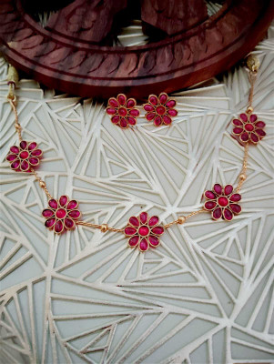 Seyon enterprises Alloy Gold-plated Red Jewellery Set(Pack of 1)
