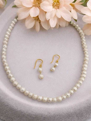 V.V. Sons Alloy Gold-plated White Jewellery Set(Pack of 1)