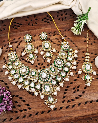 Oye Kudiye Alloy Gold-plated Green Jewellery Set(Pack of 1)
