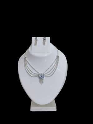 Hiba Alloy White Jewellery Set(Pack of 1)