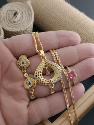 Yuktira Collection Alloy Gold-plated Gold Jewellery Set(Pack of 1)