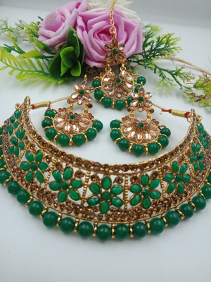 Ruhi Alloy Gold-plated Green Jewellery Set(Pack of 1)