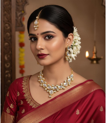 AURANESTZ Alloy Gold-plated White Jewellery Set(Pack of 1)