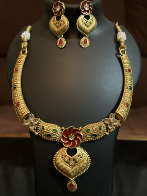 Shora Alloy Gold-plated Gold, Copper Jewellery Set(Pack of 1)