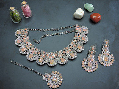 VATSALYA creation Alloy Beige Jewellery Set(Pack of 1)