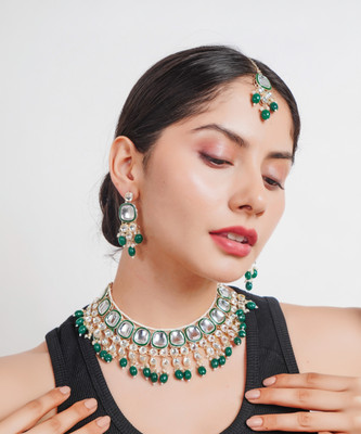 Divisha Alloy Gold-plated Green Jewellery Set(Pack of 1)