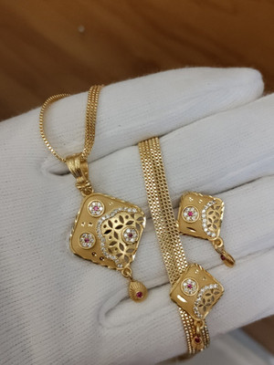 Shree Fashions World Alloy Gold-plated Gold Jewellery Set(Pack of 1)
