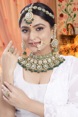 Kanku And Radha Alloy Green Jewellery Set(Pack of 1)