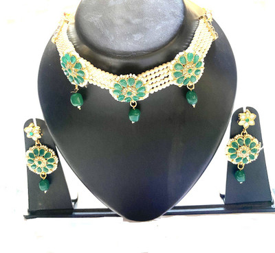 NIKYANKA Alloy Gold-plated Green Jewellery Set(Pack of 1)
