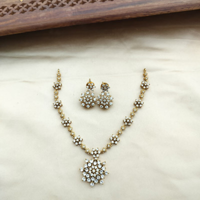 ROFARWORD Brass, Copper Gold-plated Gold Jewellery Set(Pack of 1)