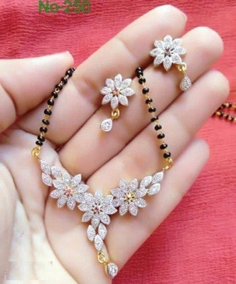 MAJENTA Alloy Gold-plated Gold Jewellery Set(Pack of 1)