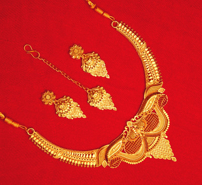 LILY JEWELLERY Alloy Gold-plated Yellow Jewellery Set(Pack of 1)