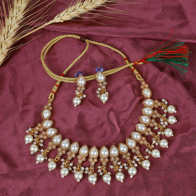 Raaji's Alloy Gold-plated White Jewellery Set(Pack of 1)