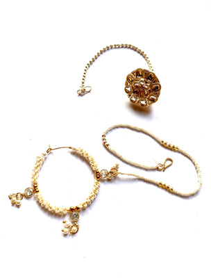 NIKYANKA Brass Gold-plated White Jewellery Set(Pack of 1)