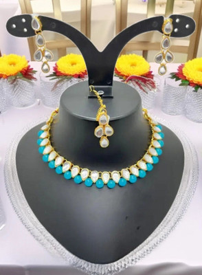 V.V. Sons Alloy Gold-plated Green Jewellery Set(Pack of 1)