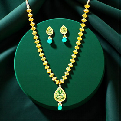 Aroras Bridal & Fashion Jewellery Brass Gold-plated Green Jewellery Set(Pack of 1)