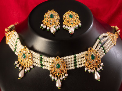 LILY Brass Gold-plated Green Jewellery Set(Pack of 1)