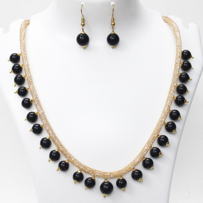 Aroras Bridal & Fashion Jewellery Alloy Gold-plated Black Jewellery Set(Pack of 1)