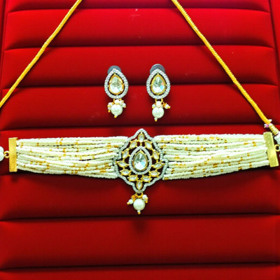 Aroras Bridal & Fashion Jewellery Brass Gold-plated White Jewellery Set(Pack of 1)