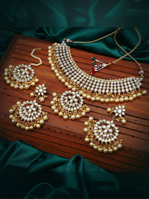 Sukkhi Alloy Gold-plated Gold Jewellery Set(Pack of 1)