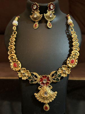 Shora Alloy Gold-plated Gold, Copper Jewellery Set(Pack of 1)