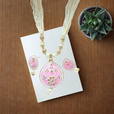 DD JEWELS Alloy Gold-plated Pink Jewellery Set(Pack of 1)