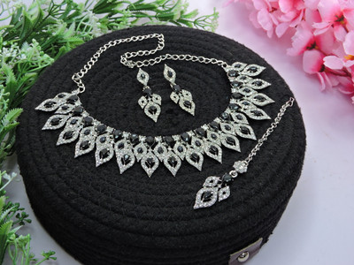VATSALYA creation Alloy Gold-plated Black, Silver Jewellery Set(Pack of 1)