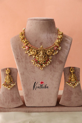 Influtive Brass Gold-plated Gold, White Jewellery Set(Pack of 1)