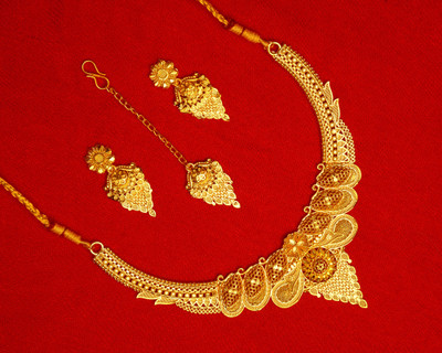 YASHCollection Alloy Gold-plated Yellow Jewellery Set(Pack of 1)