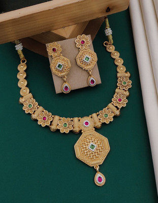 SHIVAY FASHION HUB Alloy Gold-plated Gold Jewellery Set(Pack of 1)
