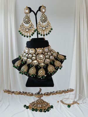 Kanku And Radha Alloy Green Jewellery Set(Pack of 1)