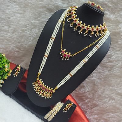 Sajshrungar Jewellery Metal, Stone, Copper, Alloy Gold-plated, Copper Multicolor Jewellery Set(Pack of 1)