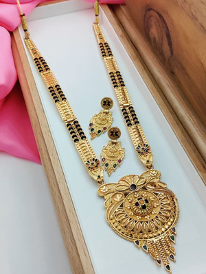 Yuktira Collection Brass Gold-plated Gold Jewellery Set(Pack of 1)