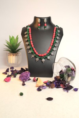 NeeSu Glass Red, Green, Gold Jewellery Set(Pack of 1)