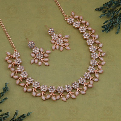 Sangria Brass Gold-plated White, Rose Gold Jewellery Set(Pack of 1)