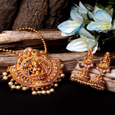 Anika's Creation Brass Gold-plated White Jewellery Set(Pack of 1)
