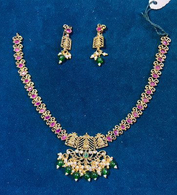 Mayukha Alloy Gold-plated Gold, Green, Ruby Red Jewellery Set(Pack of 1)