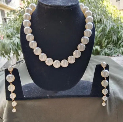 ISLANA Mother of Pearl White Jewellery Set(Pack of 1)