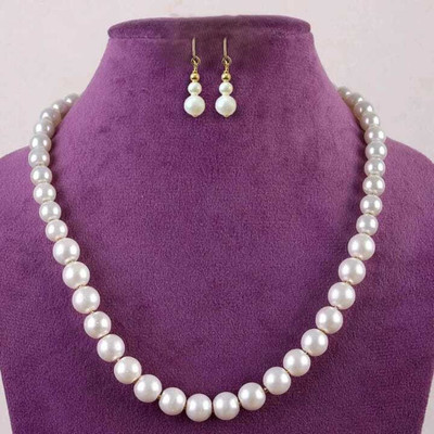 V.V. Sons Alloy Gold-plated White Jewellery Set(Pack of 1)