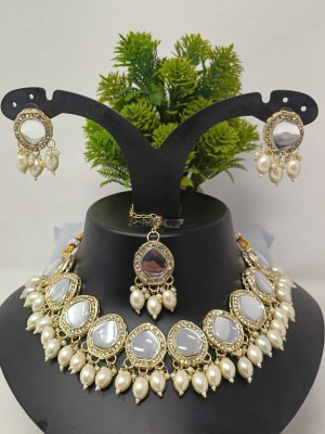 Dhirajart Alloy White Jewellery Set(Pack of 1)