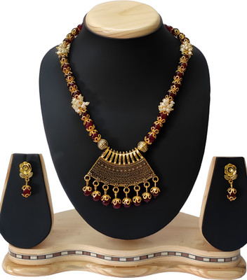Geesa Alloy Maroon Jewellery Set(Pack of 1)