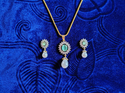 Ashish Jewels Alloy Gold-plated, Silver White Jewellery Set(Pack of 1)