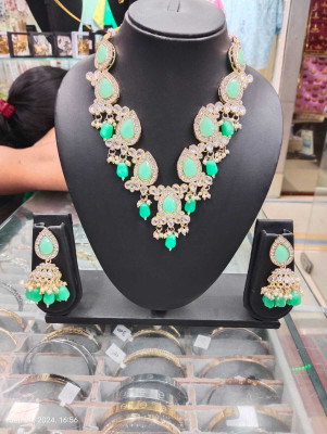naitika arts Alloy Gold-plated Green, Silver Jewellery Set(Pack of 1)