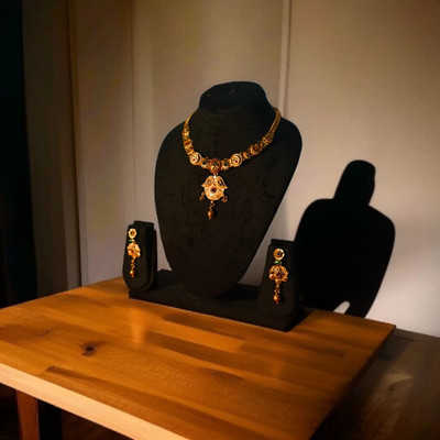 Riyaa jewels Brass Gold Jewellery Set(Pack of 1)
