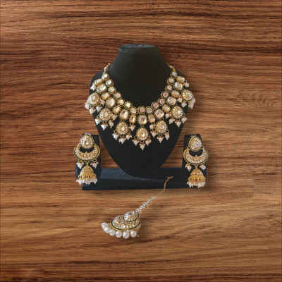 Kanku And Radha Alloy Maroon Jewellery Set(Pack of 1)