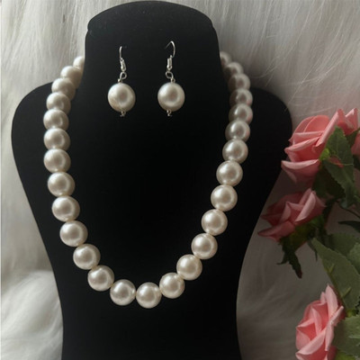 ISLANA Mother of Pearl White Jewellery Set(Pack of 1)