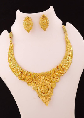 FEBRINA Alloy Gold-plated Gold Jewellery Set(Pack of 1)