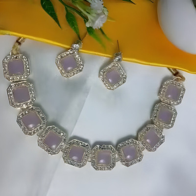 Manmohini Alloy Gold-plated White Jewellery Set(Pack of 1)