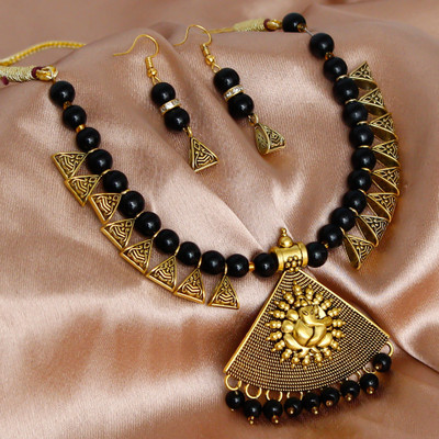 SHUBHAM JEWELLERS Alloy Gold-plated Black Jewellery Set(Pack of 1)