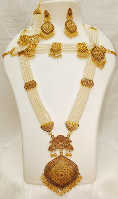 JEWEL QUEEN PLANET Alloy Gold-plated Gold, White Jewellery Set(Pack of 1)